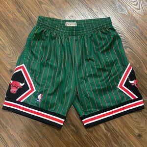 Men’s CHICAGO BULLS basketball jersey shorts SIZE L
